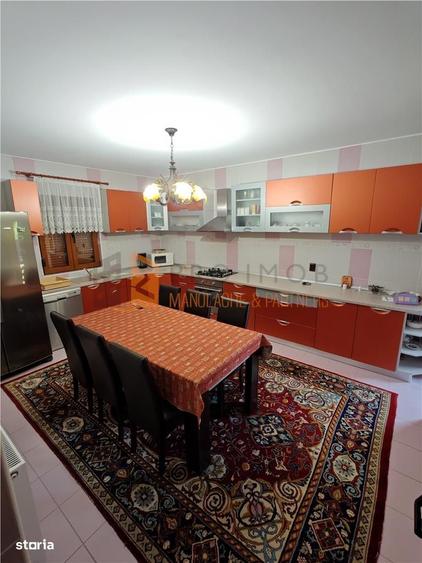 Casă cu 4 camere în Sătuc