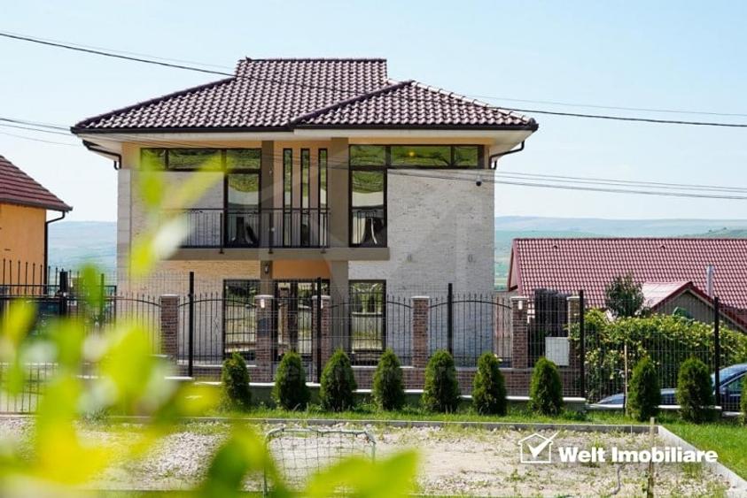 Casă individuală cu 5 camere cu Canalizare în Sânnicoară