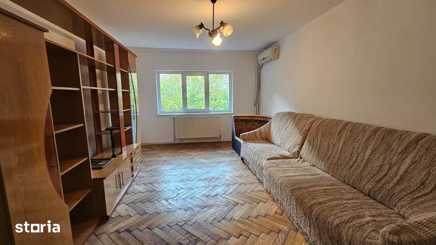 Garsonieră decomandată în Micro 20