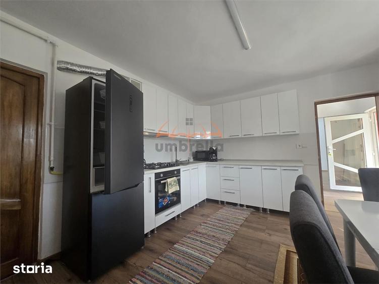 Casă cu 6 camere cu Teren 2424 Mp în Iclod