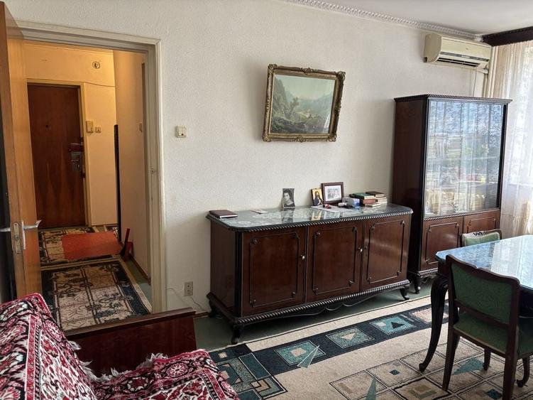 Apartament cu 3 camere decomandat în Brâncoveanu