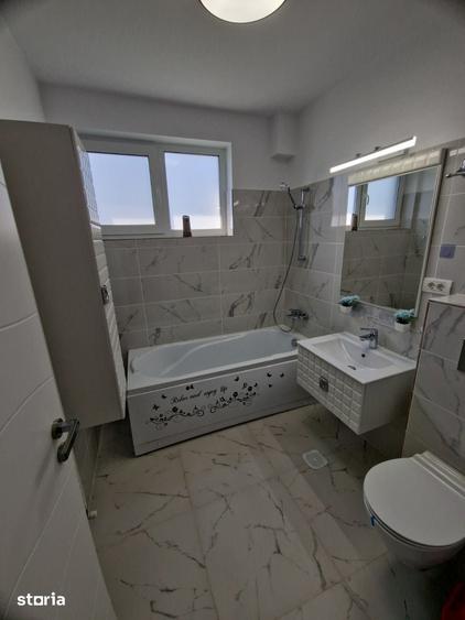 Casă cu 4 camere cu Teren 80 Mp în Titan
