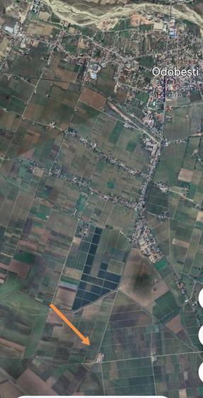 Teren de 7400 mp, în Central