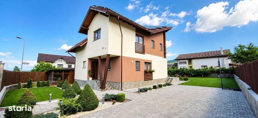 Casă cu 4 camere în Turcheș