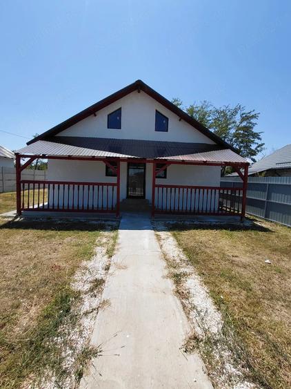 Casă cu Teren 370 Mp în Buturugeni