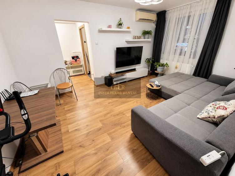 Apartament cu 2 camere semidecomandat, mobilat în 1 Mai