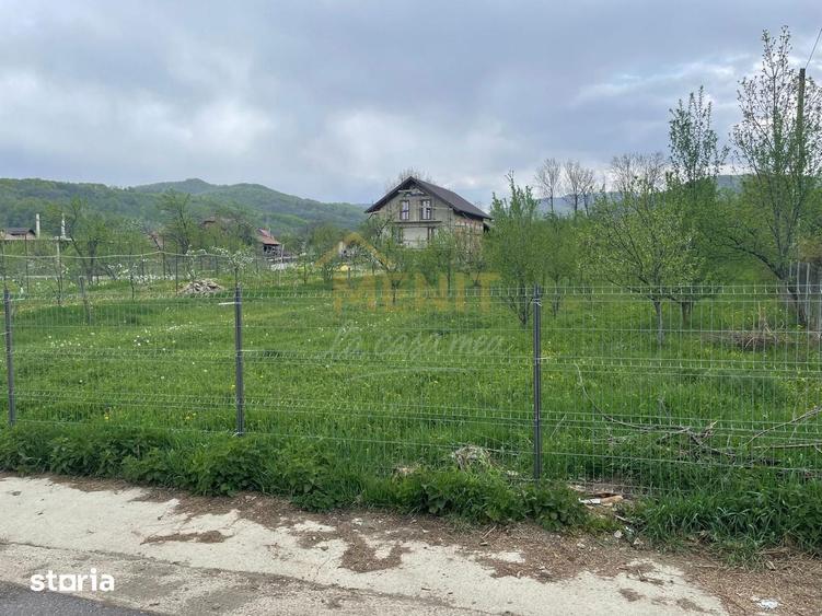 Teren de 4057 mp, în Aluniș