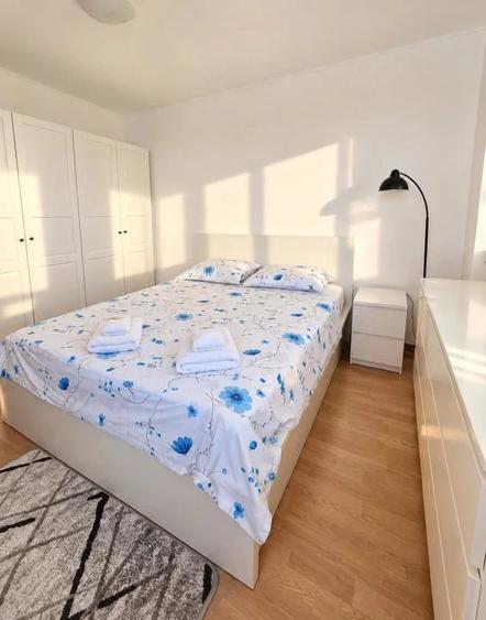 Apartament cu 3 camere decomandat în Faleza Nord