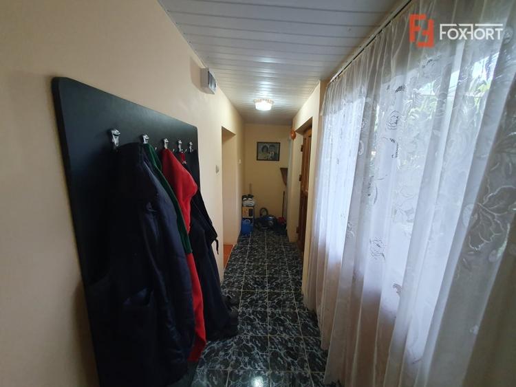 Casă individuală cu 3 camere cu Garaj în Livezile