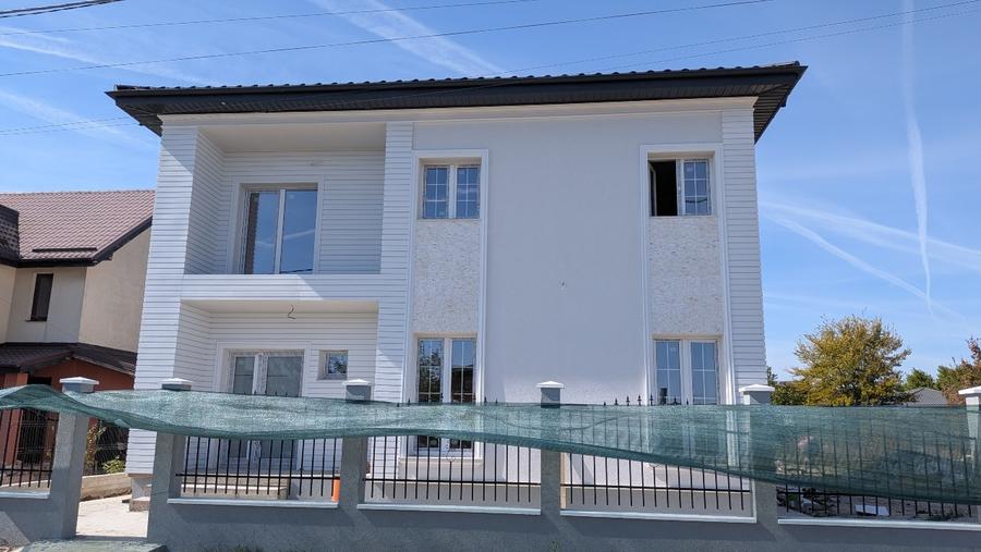 Casă individuală cu 4 camere cu Canalizare în Dumbrăveni