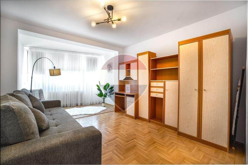 Apartament cu 3 camere decomandat, mobilat în Vlahuță