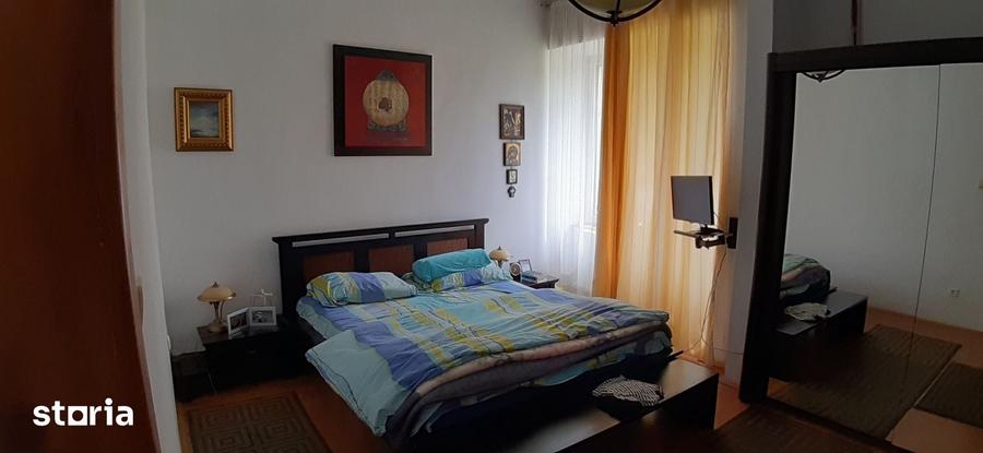 Casă cu 5 camere cu Teren 2000 Mp în Dârste