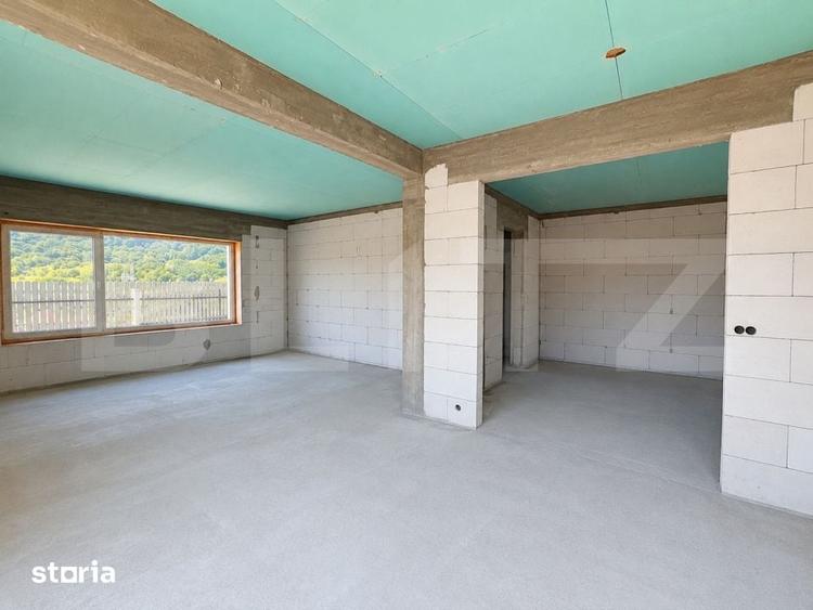 Casă cu 5 camere cu Teren 630 Mp în Sava
