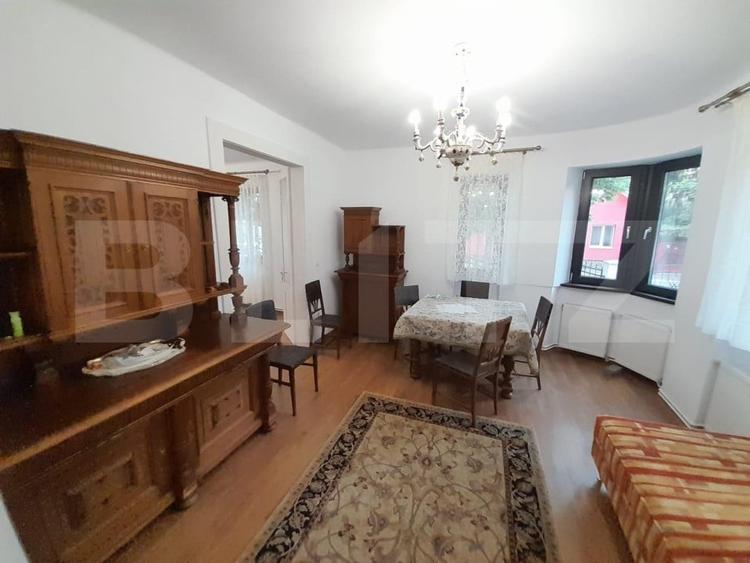 Casă individuală cu 5 camere cu Garaj în Central