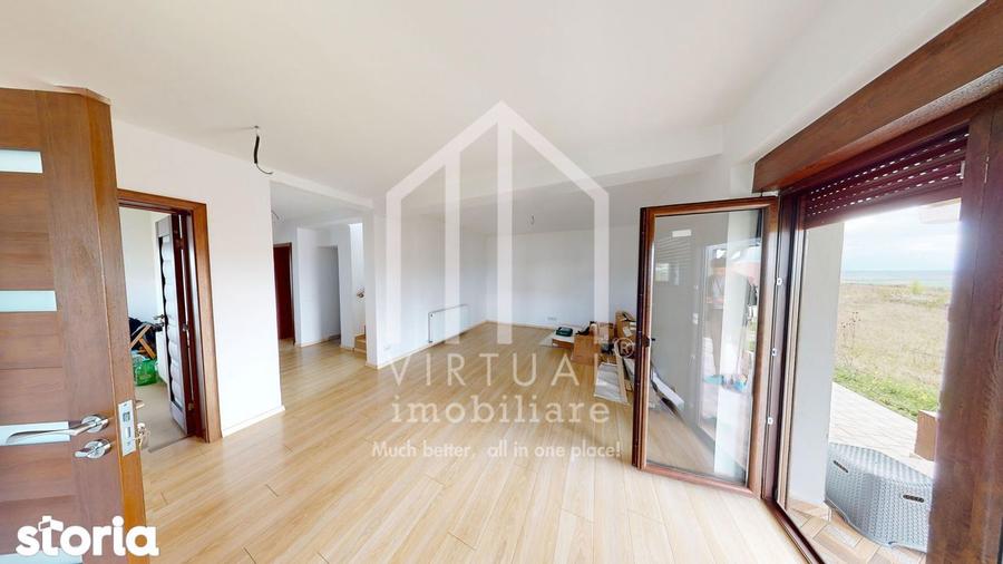 Casă cu 5 camere cu Teren 372 Mp în Roșia