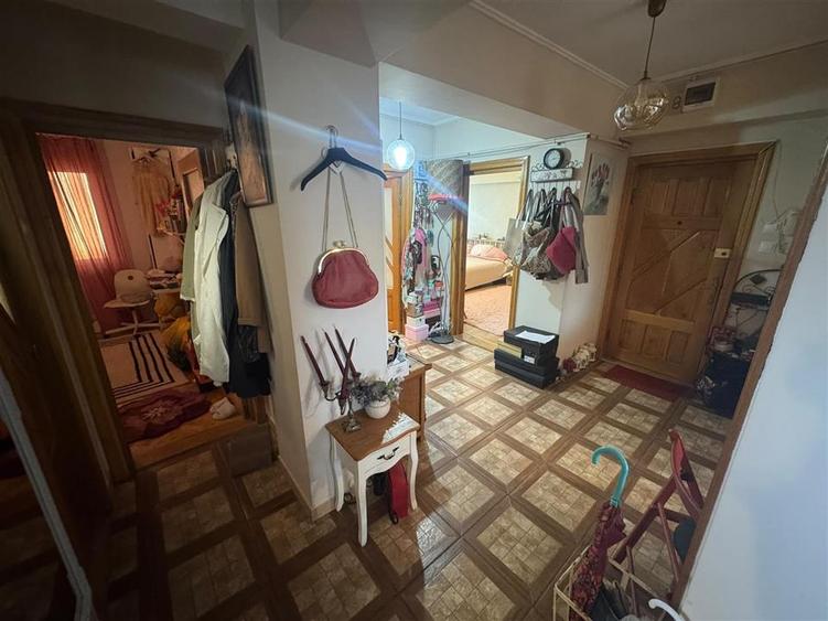 Apartament cu 4 camere decomandat în Ultracentral