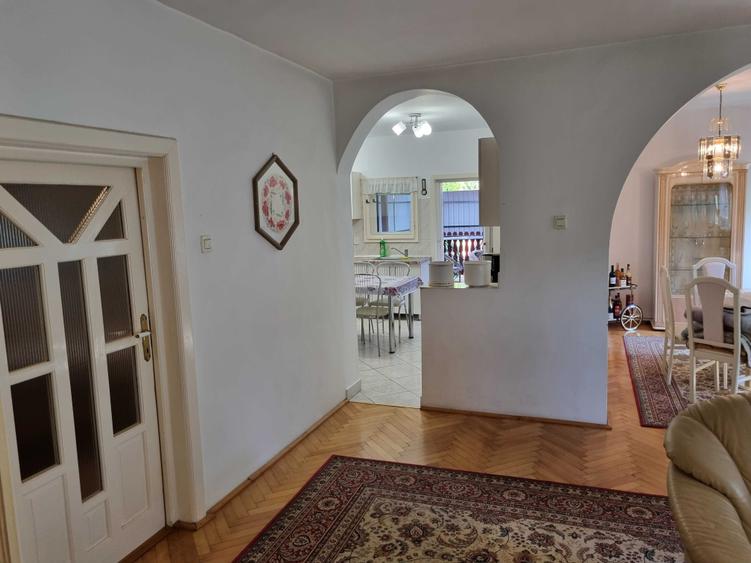Casă cu 4 camere cu Teren 145 Mp în Ultracentral