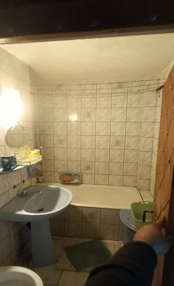 Garsoniera confort I, etaj intermediar, finisata clasic, mobilata si utilata, cu beci si balcon - 2