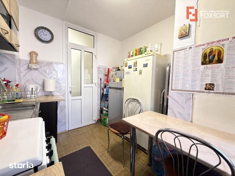 Apartament cu 2 camere semidecomandat, mobilat în Est