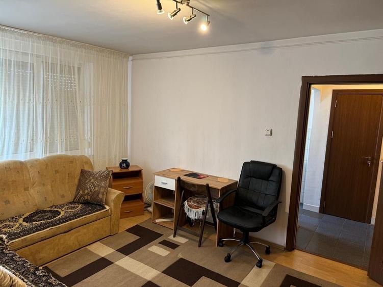 Apartament cu 2 camere semidecomandat în Exterior Vest