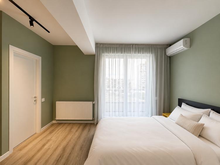 Apartament cu 3 camere semidecomandat în Floreasca