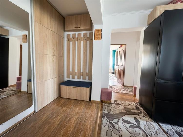Apartament cu 3 camere decomandat în Iosia