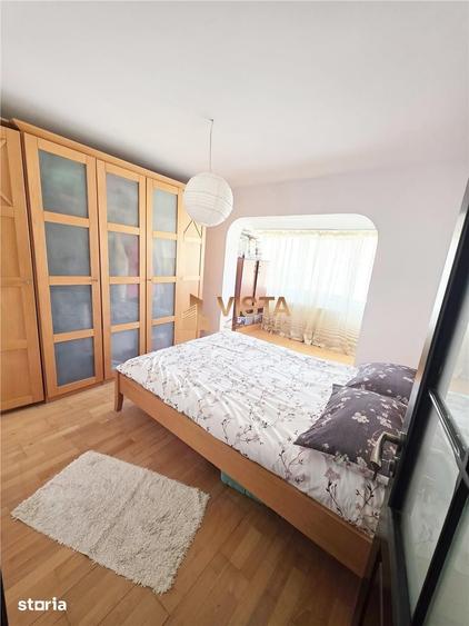 Apartament cu 4 camere decomandat, mobilat în Valea Cetății