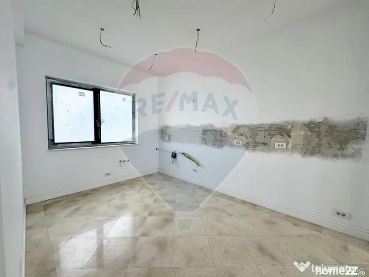 Casă cu 4 camere cu Teren 446 Mp în Tamași
