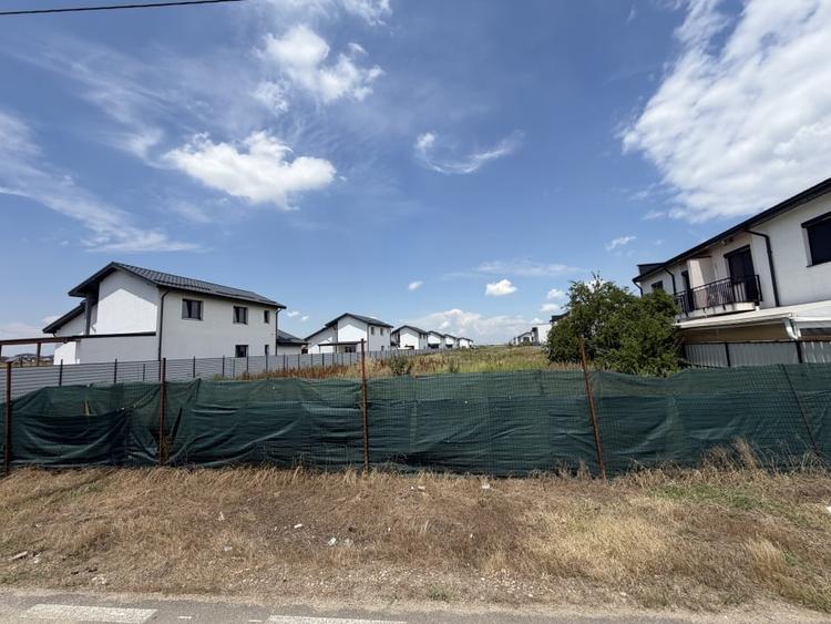 Teren Construcții intravilan de 10627 mp, în Domnești
