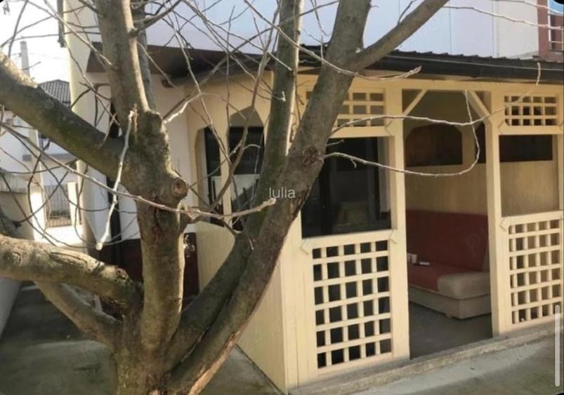 Casă cu Teren 180 Mp în Central