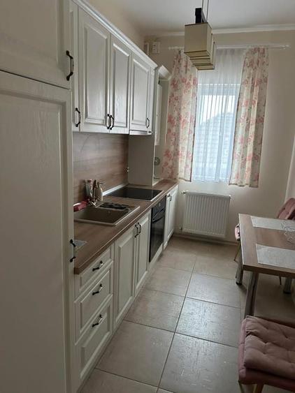 Apartament cu 2 camere semidecomandat în Lipovei