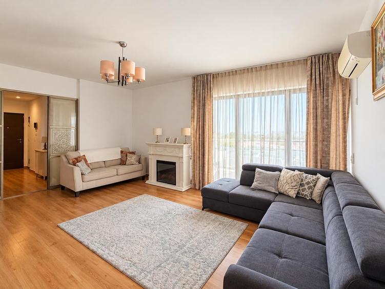 Apartament cu 4 camere semidecomandat, mobilat în Pipera