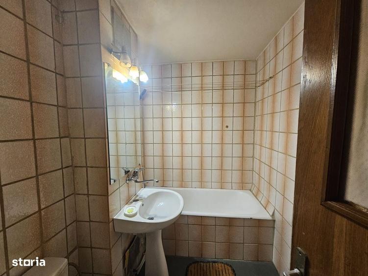 Apartament cu 2 camere decomandat în Eremia