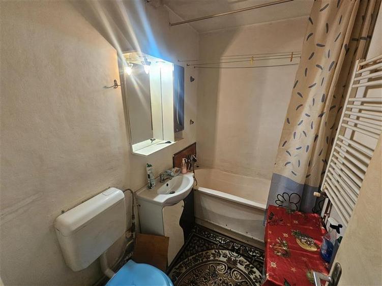 Apartament cu 2 camere semidecomandat în Micro I