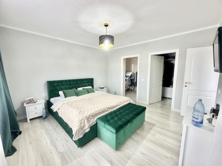Casă individuală cu 4 camere cu Teren 500 Mp în Albina