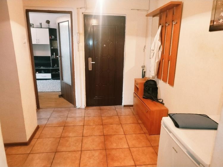 Apartament cu 3 camere decomandat în Frumoasa