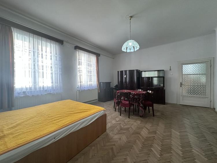 Apartament cu 2 camere semidecomandat în Centrul Istoric