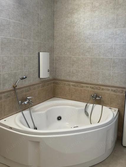 Spațiu comercial, de 322 mp, în Central