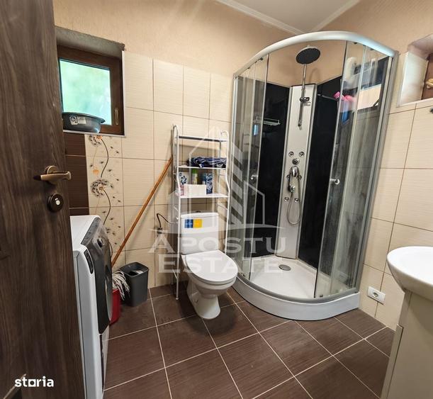 Casă cu 4 camere în Dumbrăvița