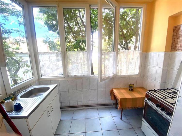 Apartament 3 camere , centrala proprie , zona Soarelui - 9