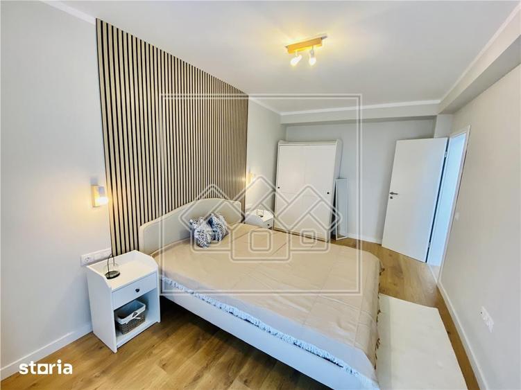 Apartament cu 3 camere, mobilat în Cristian