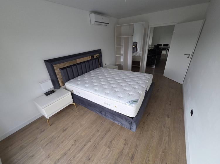 Apartament cu 4 camere semidecomandat în Zorilor
