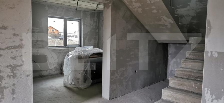 Casă individuală cu 4 camere cu Canalizare în Jucu de Sus