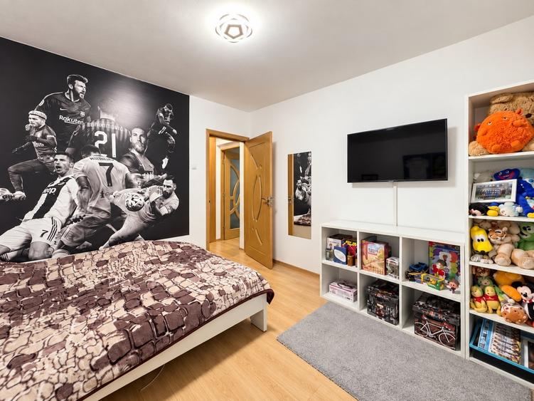 Apartament cu 2 camere semidecomandat în 1 Decembrie 1918