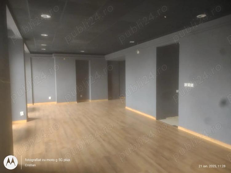 Spațiu comercial, de 86 mp, în Delfinariu