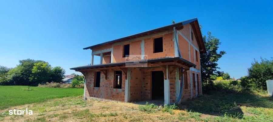 Casă cu 4 camere în Drăgănești
