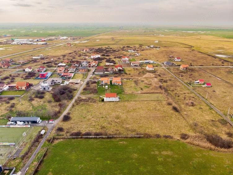 Teren de 8158 mp, în Săcălaz