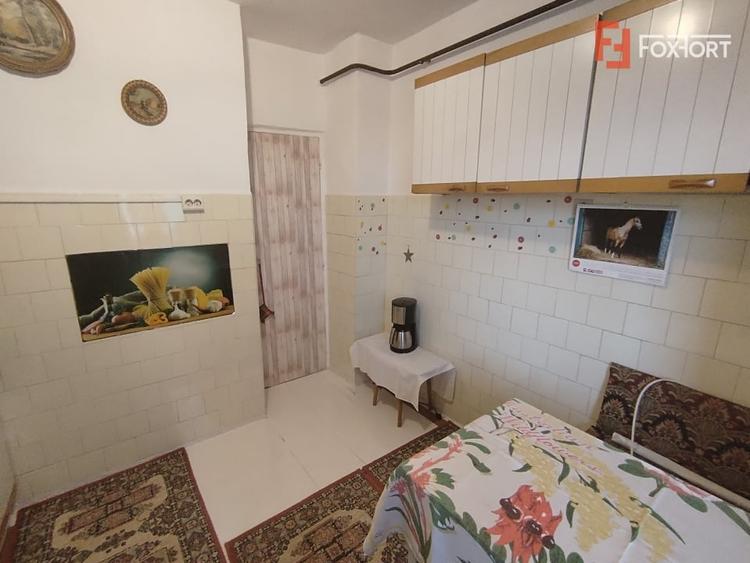 Apartament cu 3 camere decomandat, mobilat în Girocului