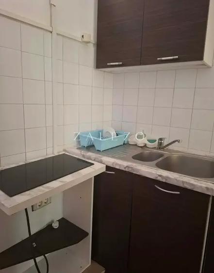 Apartament cu 2 camere semidecomandat, mobilat în Complex Studențesc
