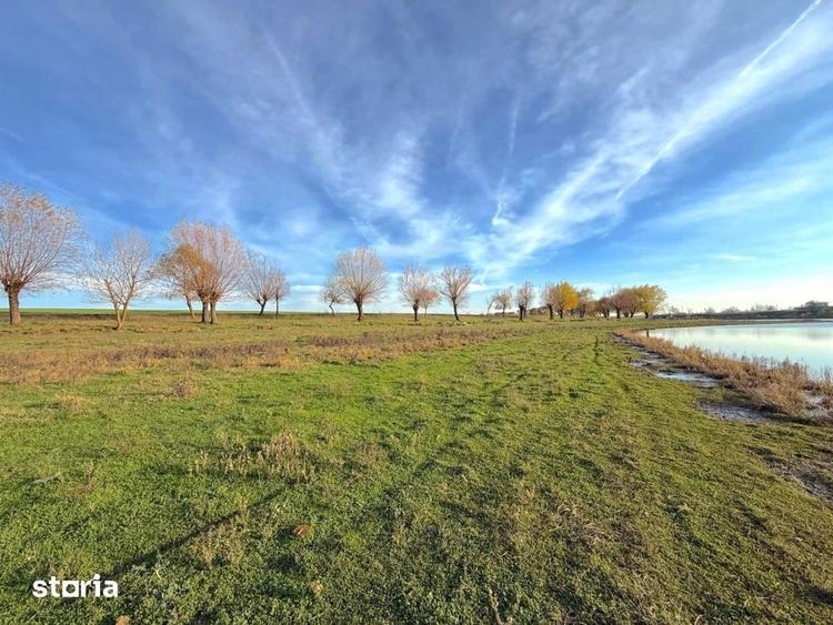 Teren de 513 mp, în Vărăști